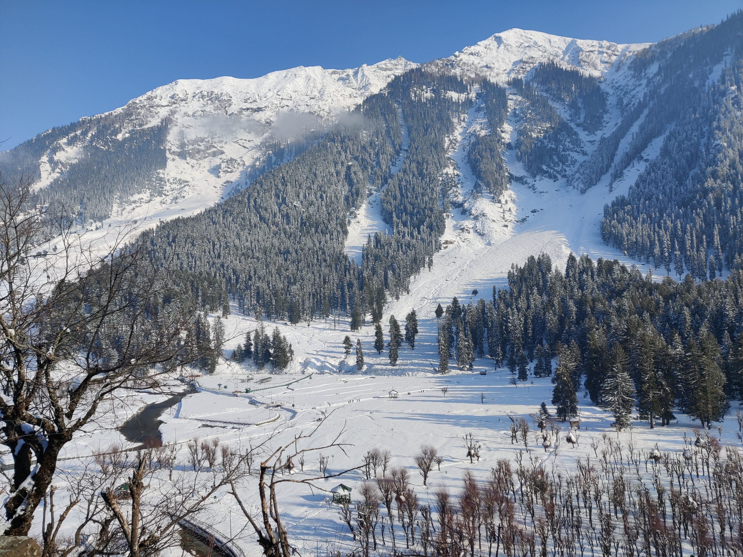 Blissful Kashmir Getaway